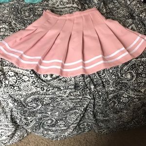 Pink and white H&M pleaded skater skirt